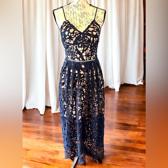 The Clothing Co ELEGANT NAVY BLUE LACE ANKLE-LENGTH MIDI DRESS Medium​ - Picture 2 of 15